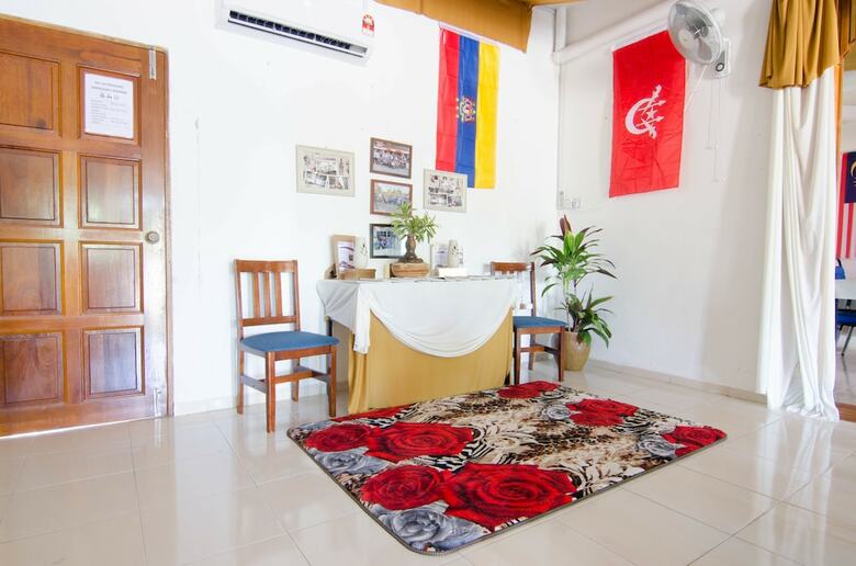 Bed & Breakfast Anggerik Residence