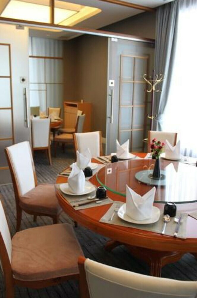 Hotel Paris Pan-island
