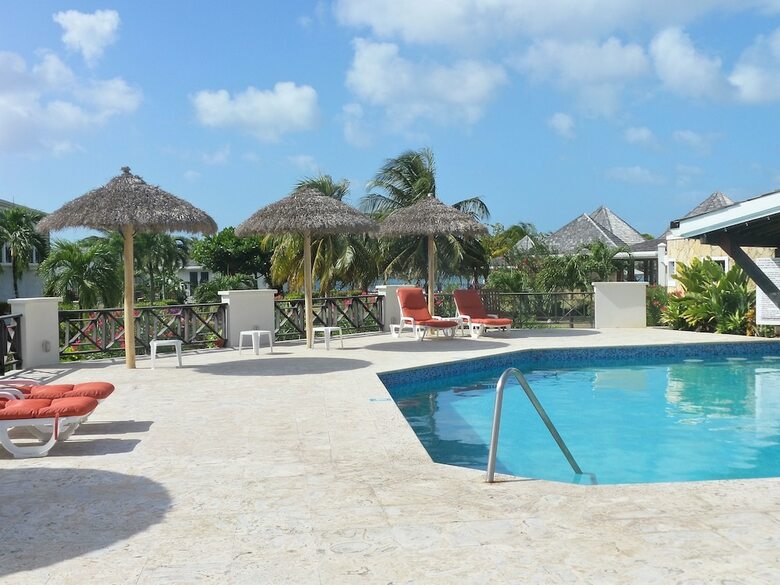 Hotel Coyaba Beach Resort