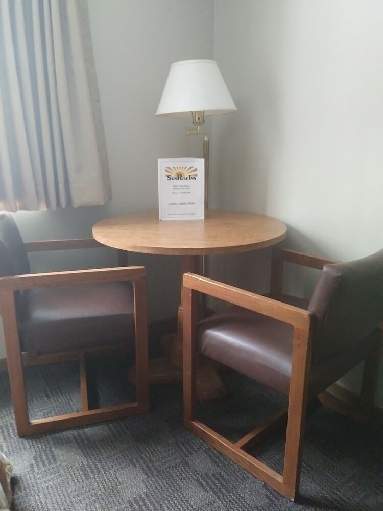 Sunrise Inn Hotel