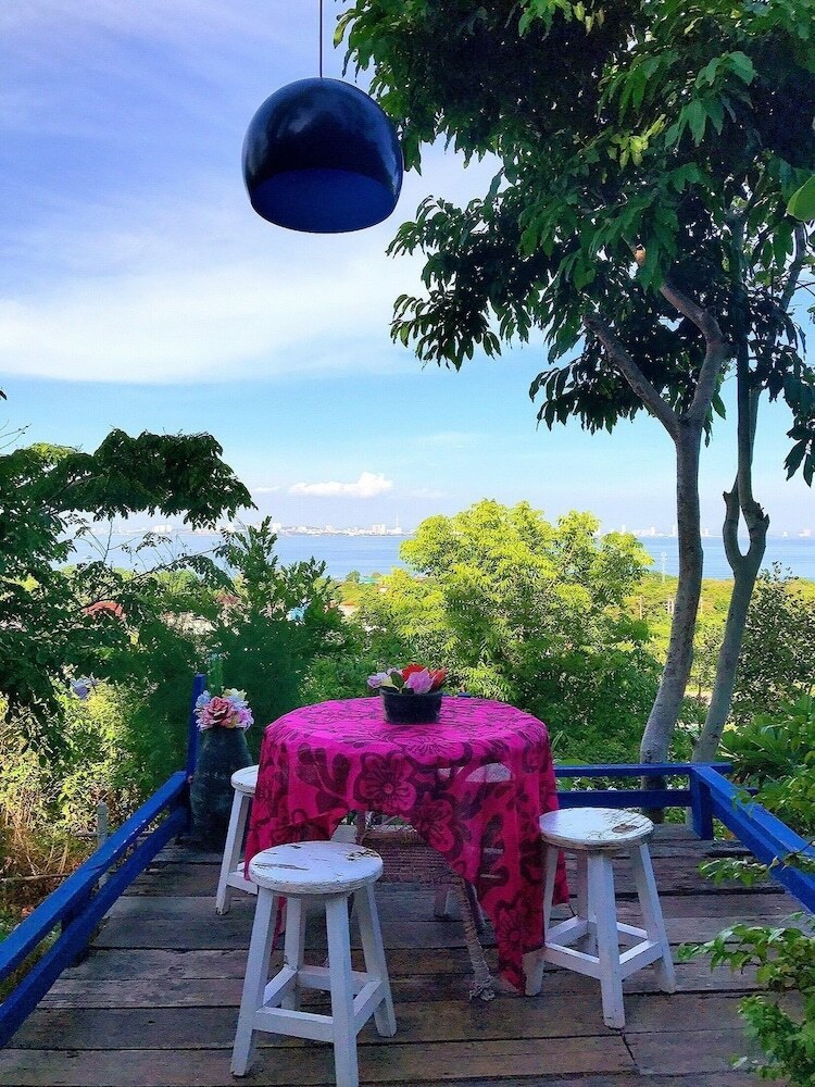 Hotel Dharakiri Resort