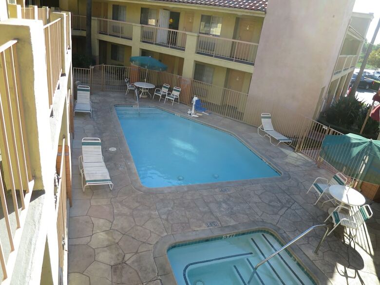 Hotel Country Inn
