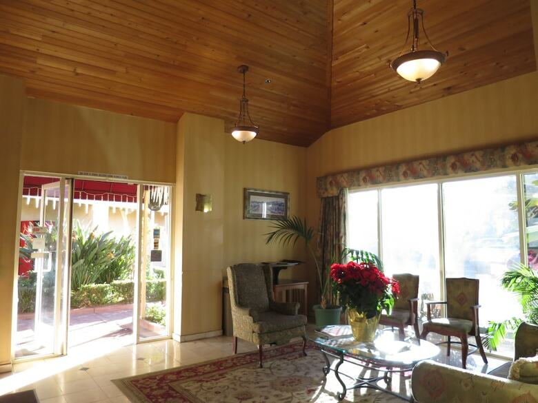 Hotel Country Inn