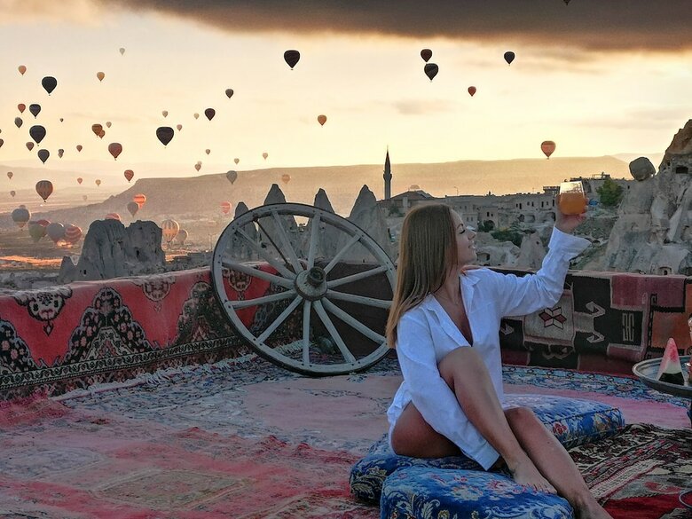 Hermes Cave Hotel