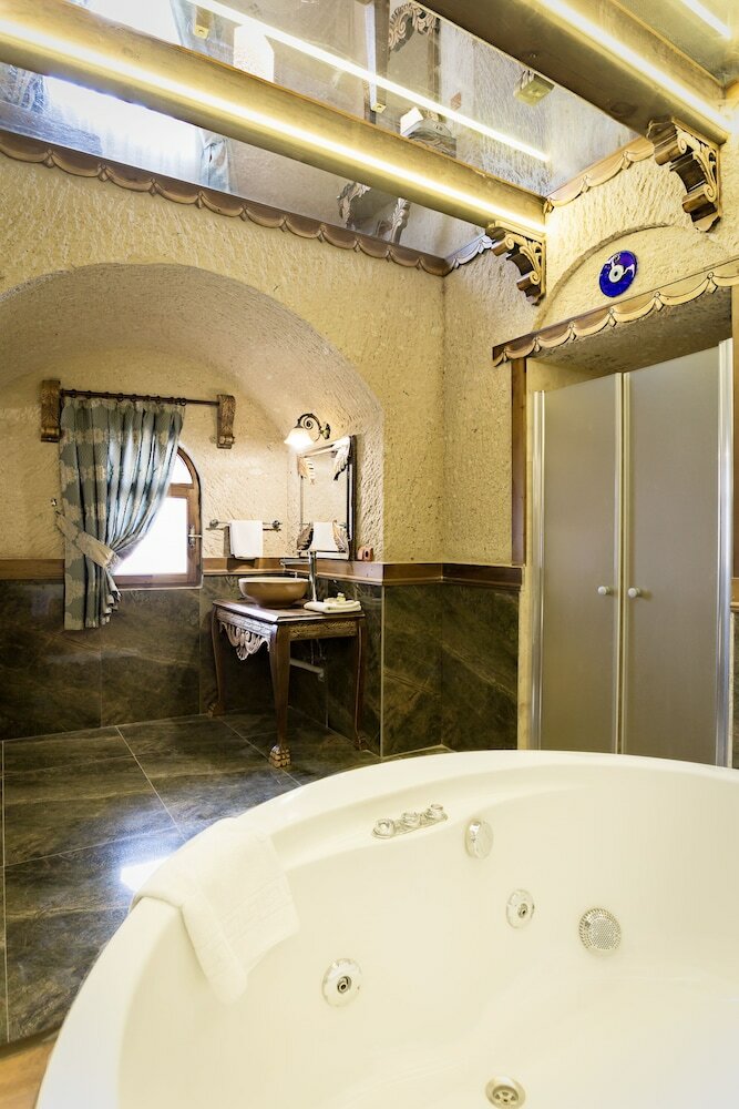 Hermes Cave Hotel
