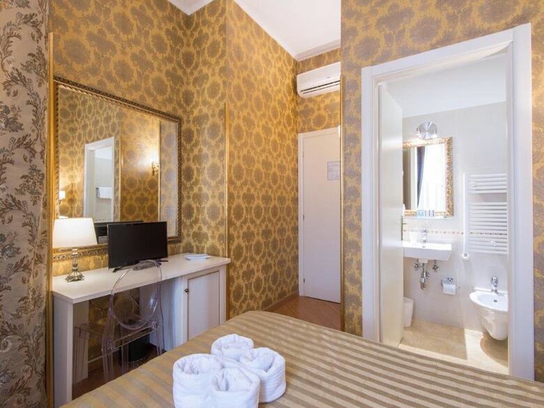 Domus Colosseo Hotel
