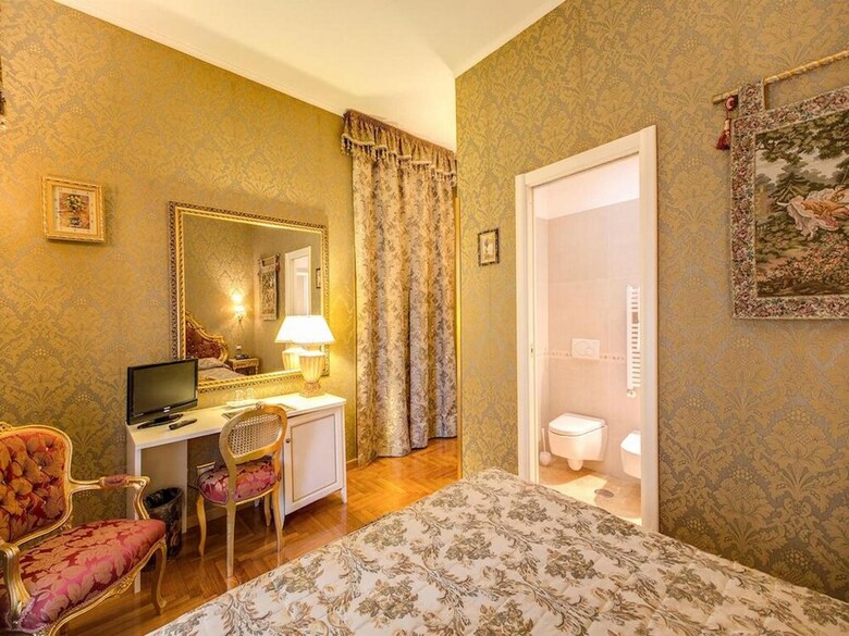 Domus Colosseo Hotel