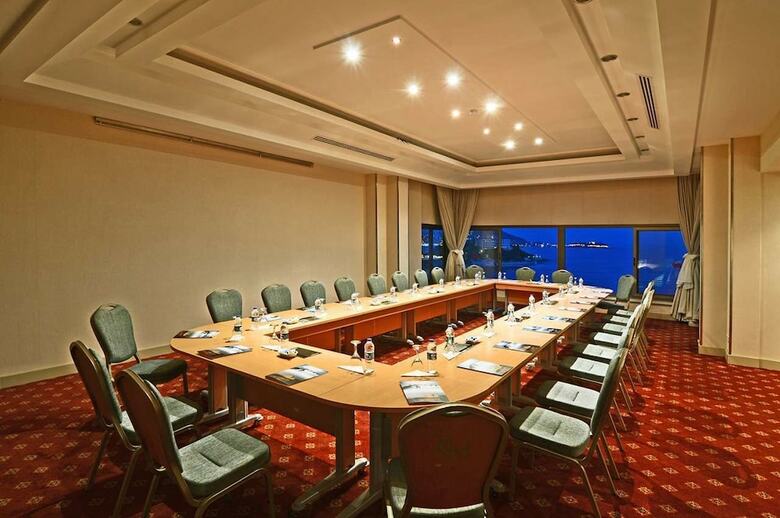 Korumar Deluxe Hotel