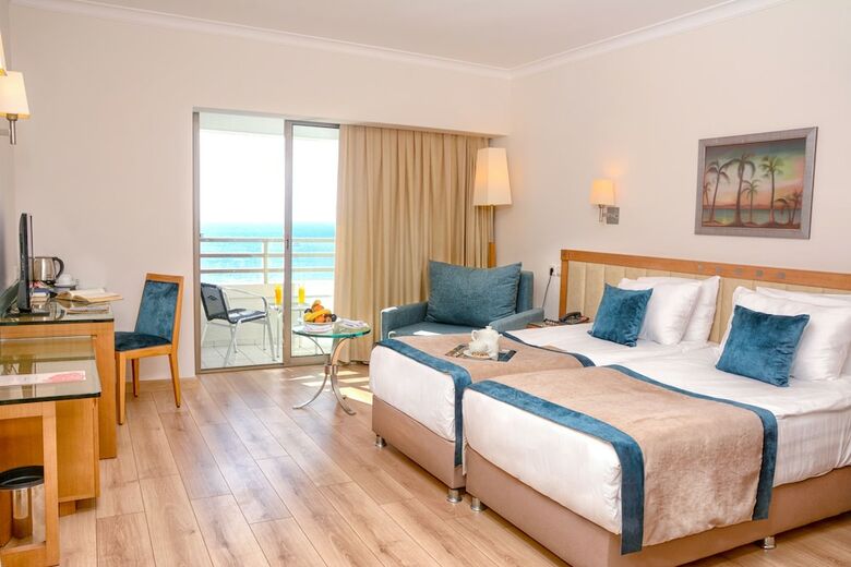 Korumar Deluxe Hotel