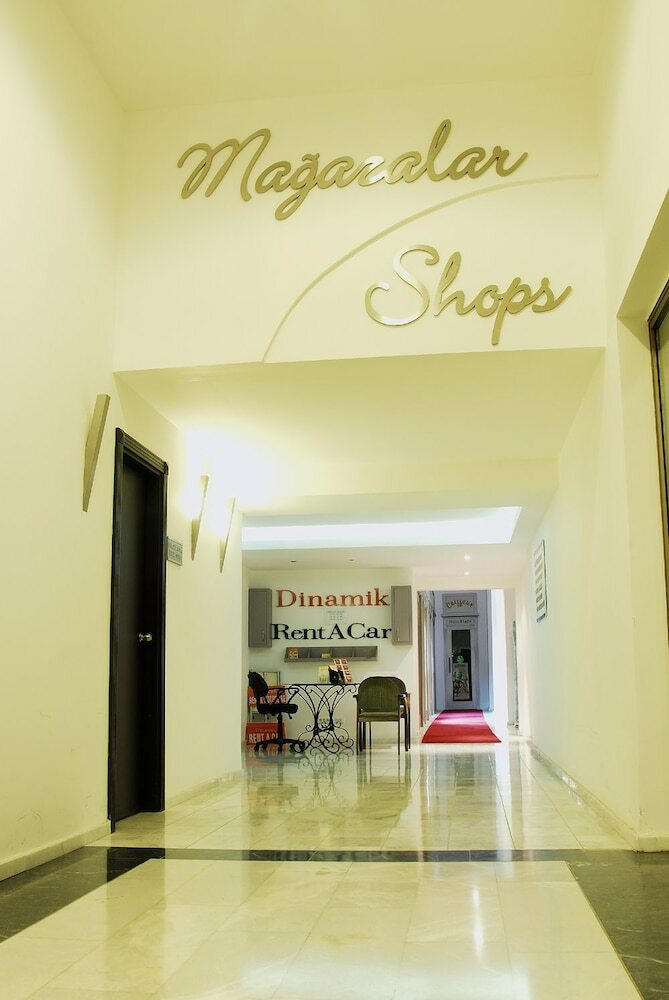 Korumar Deluxe Hotel