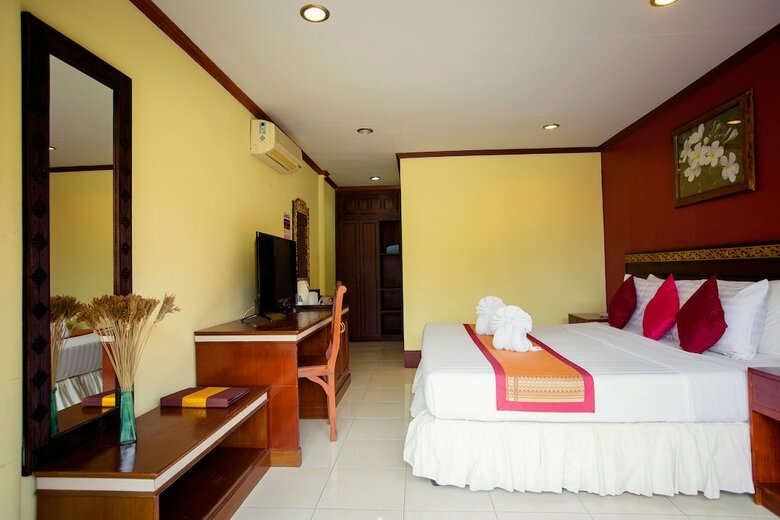 Hotel Buri Beach Resort