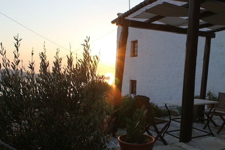 Apartamentos Kastro Milos