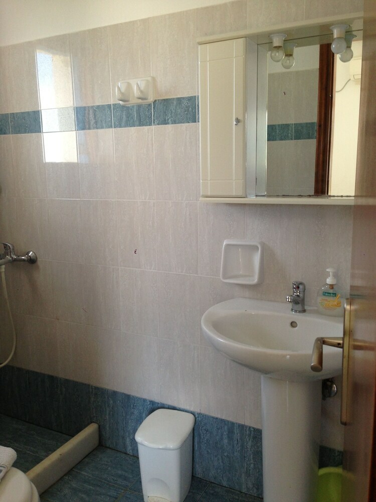 Depis Bay Apartments
