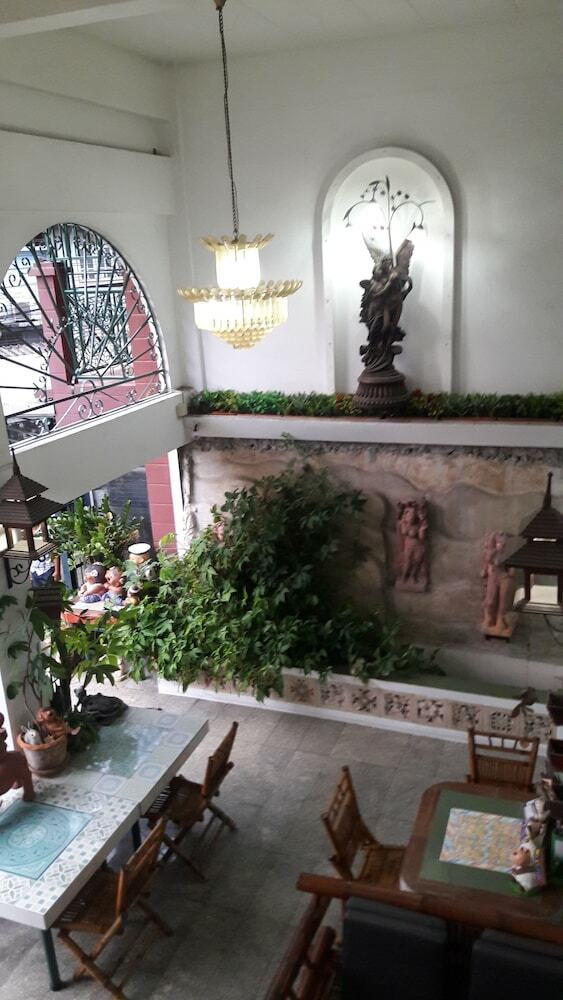 Hotel Baan Khun Mae Apartment