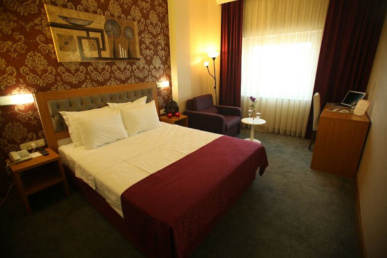 Helikon Business Hotel