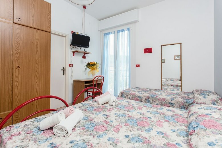 Hotel Holiday