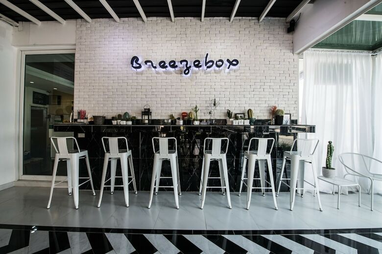 Hotel Oyo 371 Sea Breeze Residence