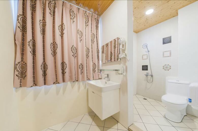 Locking Taitung B&B