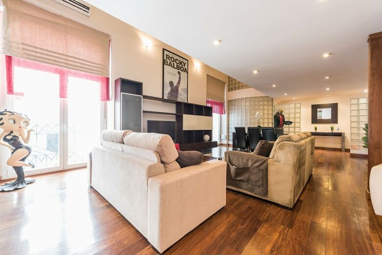 Apartamentos Duplex 2 Dormitorios En Malasa�a
