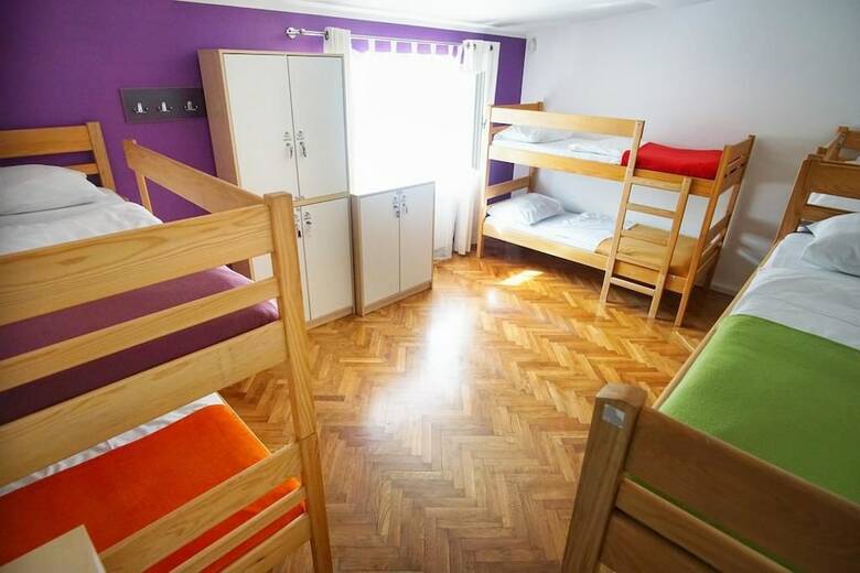 Hostal Whole Wide World Hostel & Bar