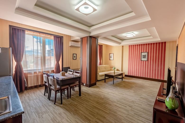 The Grand Hill Hotel