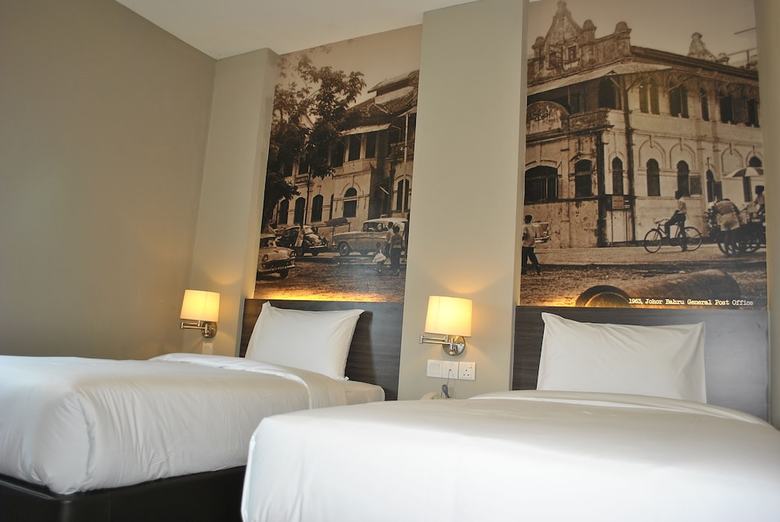 The Grand Jade Hotel