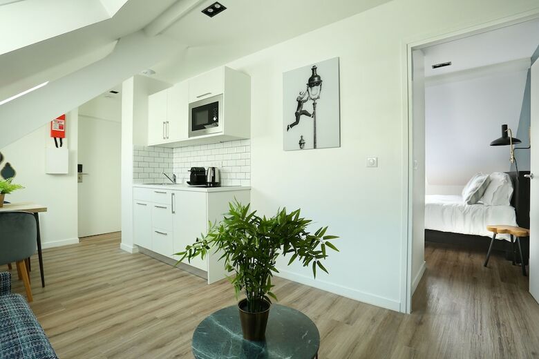 Short Stay Group Eiffel Village Serviced Apartments