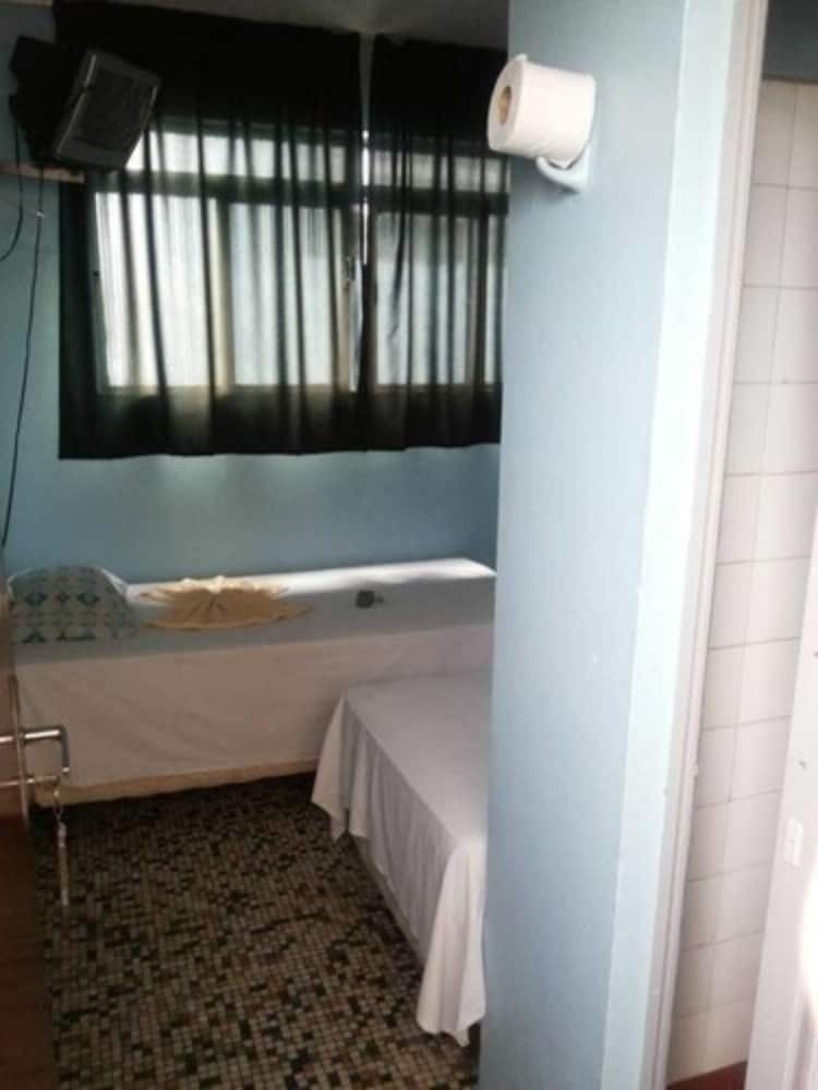 Santa Cruz Hotel