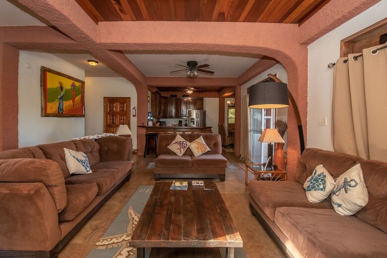 Hotel Bella Vista Guesthouse & Cabins
