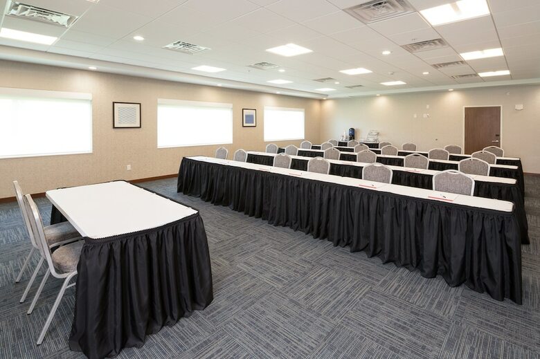Hotel Holiday Inn Express And Suites Portage