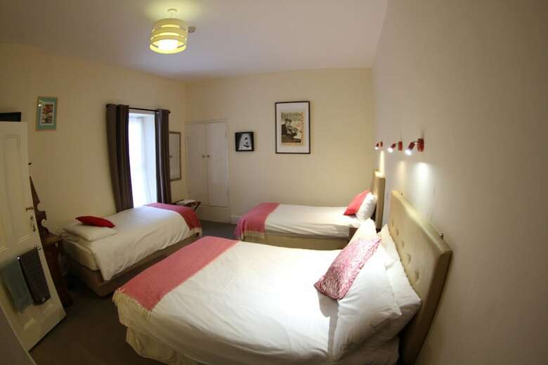 Hotel Rolling Wave Guesthouse