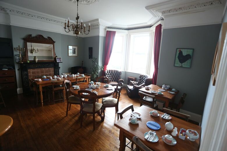 Hotel Rolling Wave Guesthouse
