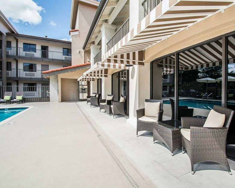 Hotel Quality Inn & Suites By The Parks