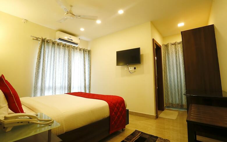 Breeze Suites Transit Hotel