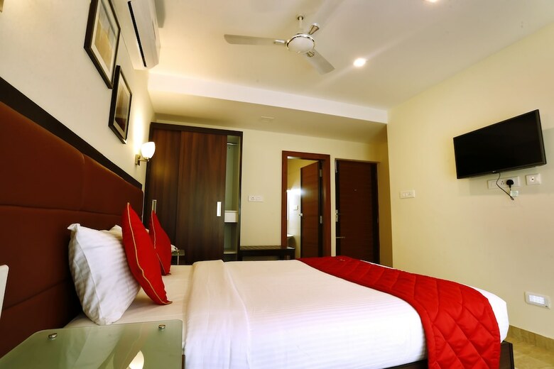 Breeze Suites Transit Hotel