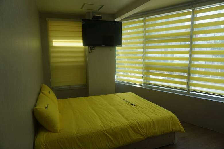 Hotel 24 Guesthouse Nampo Station