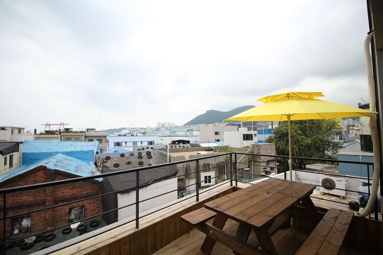 Hotel 24 Guesthouse Nampo Station