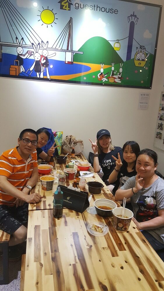 Hotel 24 Guesthouse Nampo Station