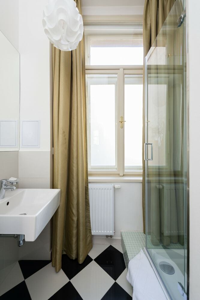 Empirent Grand Central Apartments