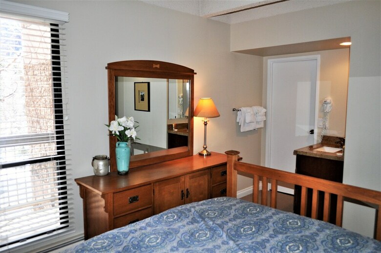 Ten Mile Island 2 Bed Plus Den