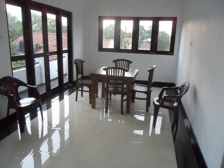 Yoho Jmf Apartments