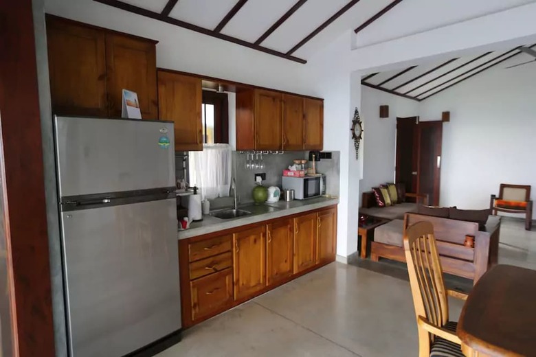 Rakuen Beach Villa