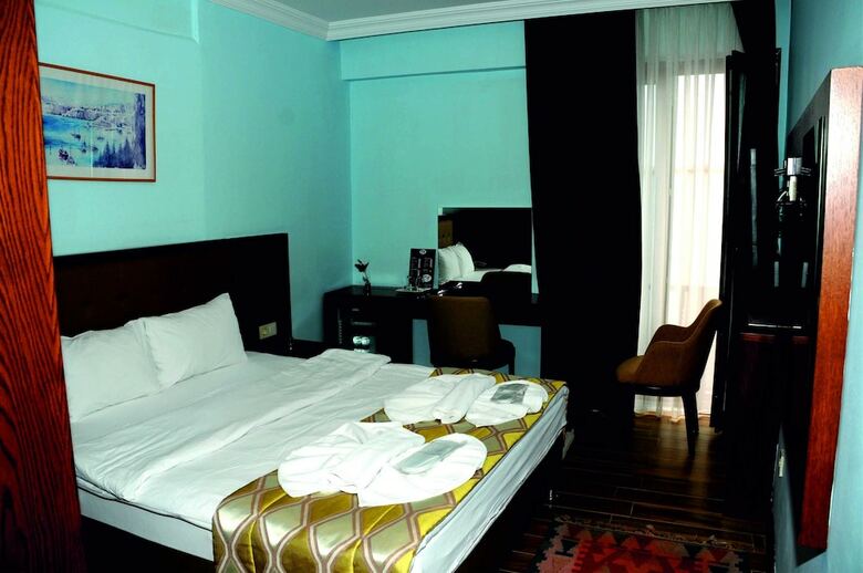 Hill River Hotel