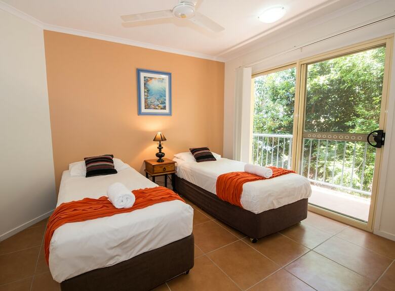 Apartamentos Beach Court