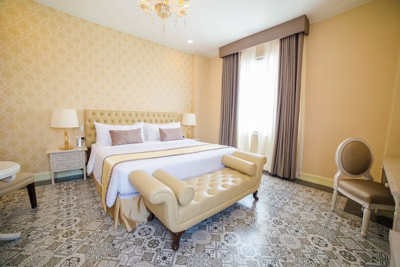 Rizal Park Hotel