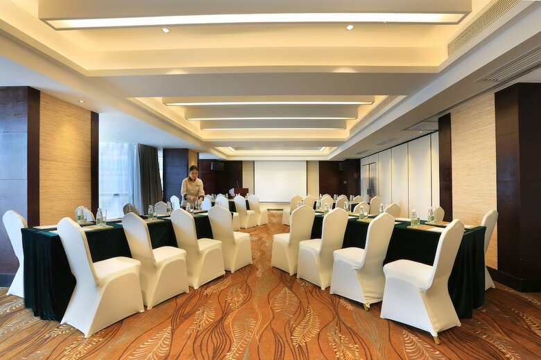 Relaxed Season Hotel Shenzhen Dongmen Branch