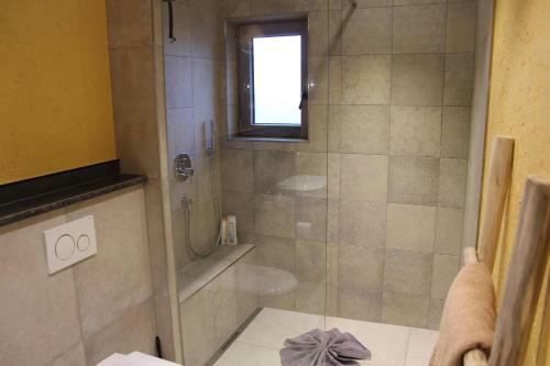 Hostal G�stehaus Sch�nanger