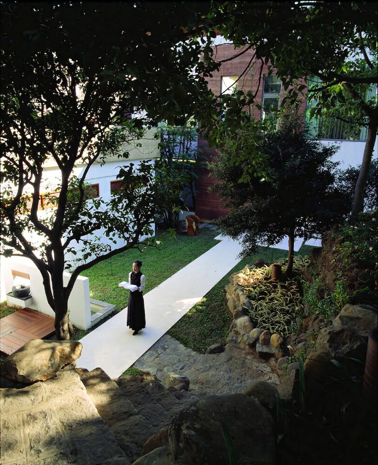 Hotel Villa 32 (guests Must Be 16 And Older)