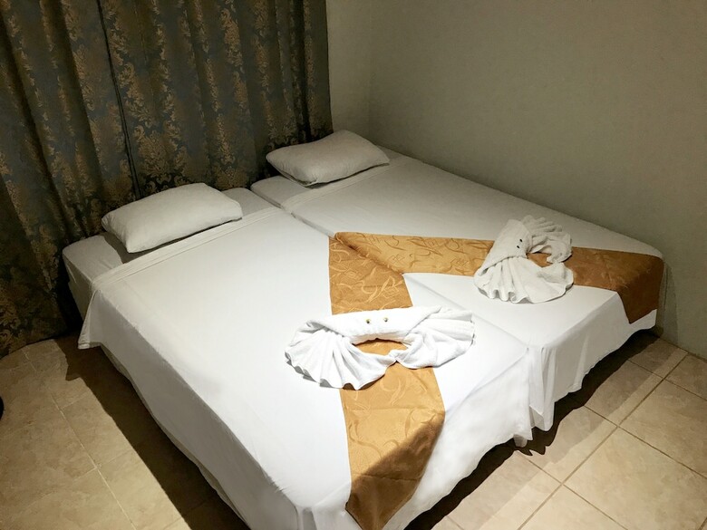 Hostal Manuel Antonio Hostel Resort