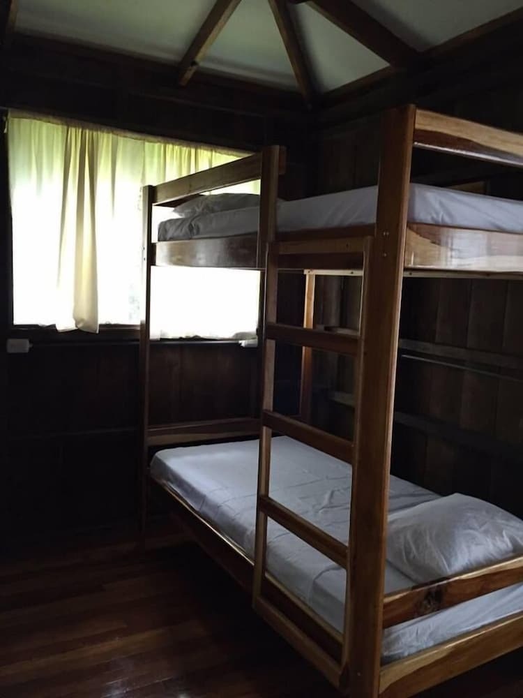 Hostal Manuel Antonio Hostel Resort